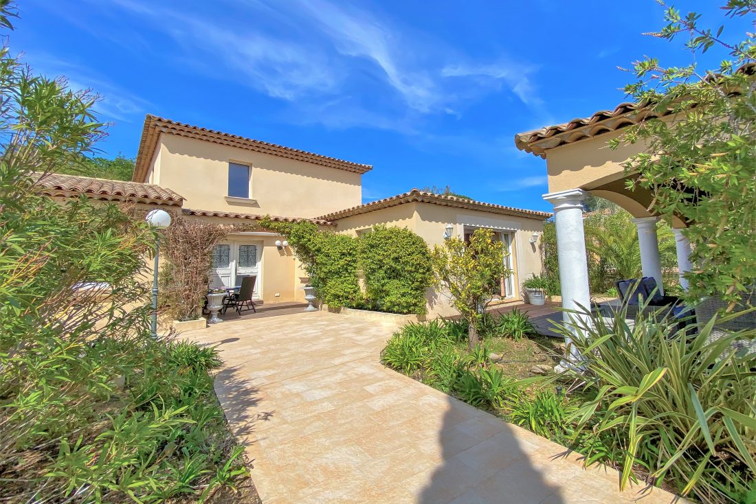 Agence immobilière à Gassin SaintTropez Bay Property Vendre ou acheter dans le golfe de