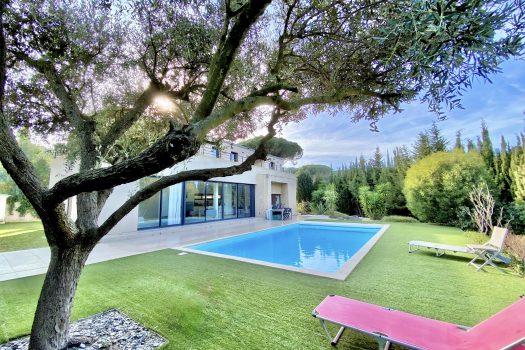 Modern sea view villa for sale in Domaine of Sinopolis