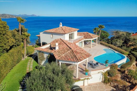 Villa met dubbel panoramisch zeezicht te koop in Sainte-Maxime