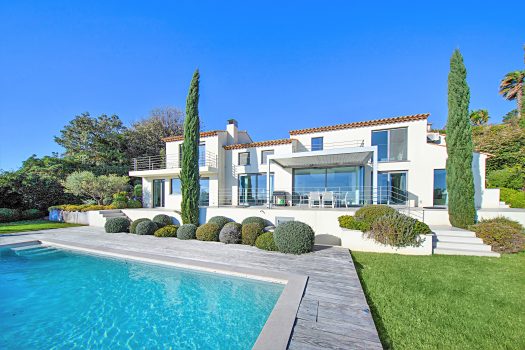 Villa moderne vue mer panoramique proche de Saint-Tropez