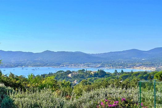Luxury sea view villa for sale in Beauvallon