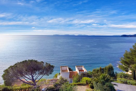 Villa en front de mer à vendre à Gigaro