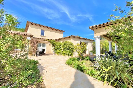 Villa à vendre à Grimaud à pied des plages et des commerces