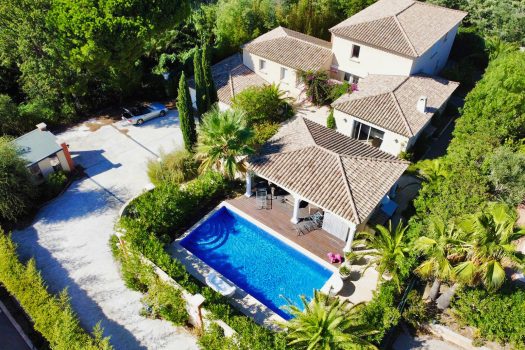 Villa walking distance to beaches and shops for sale in Grimaud