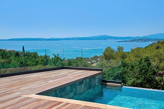 Moderne villa met panoramisch zeezicht te koop in Les Issambres