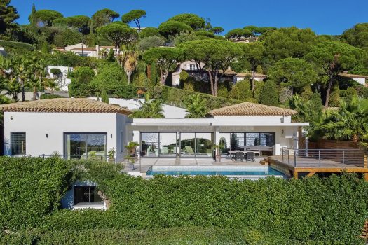 Moderne villa in Sainte-Maxime met panoramisch zeezicht over Saint-Tropez