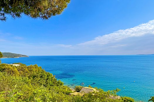 Villa à vendre en front de mer à Gigaro