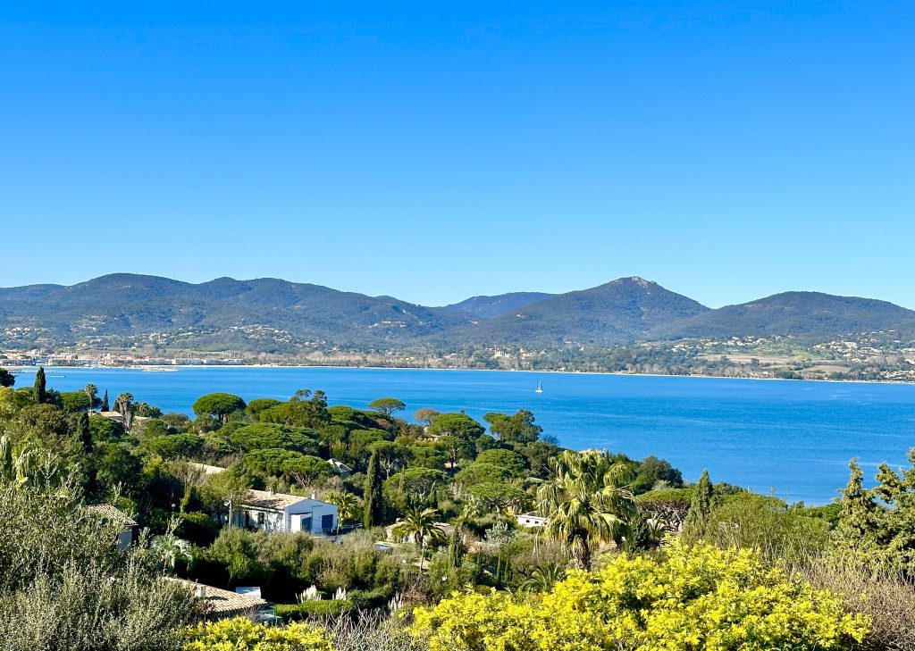 Villa vue mer à vendre à Gassin SaintTropez Bay Property