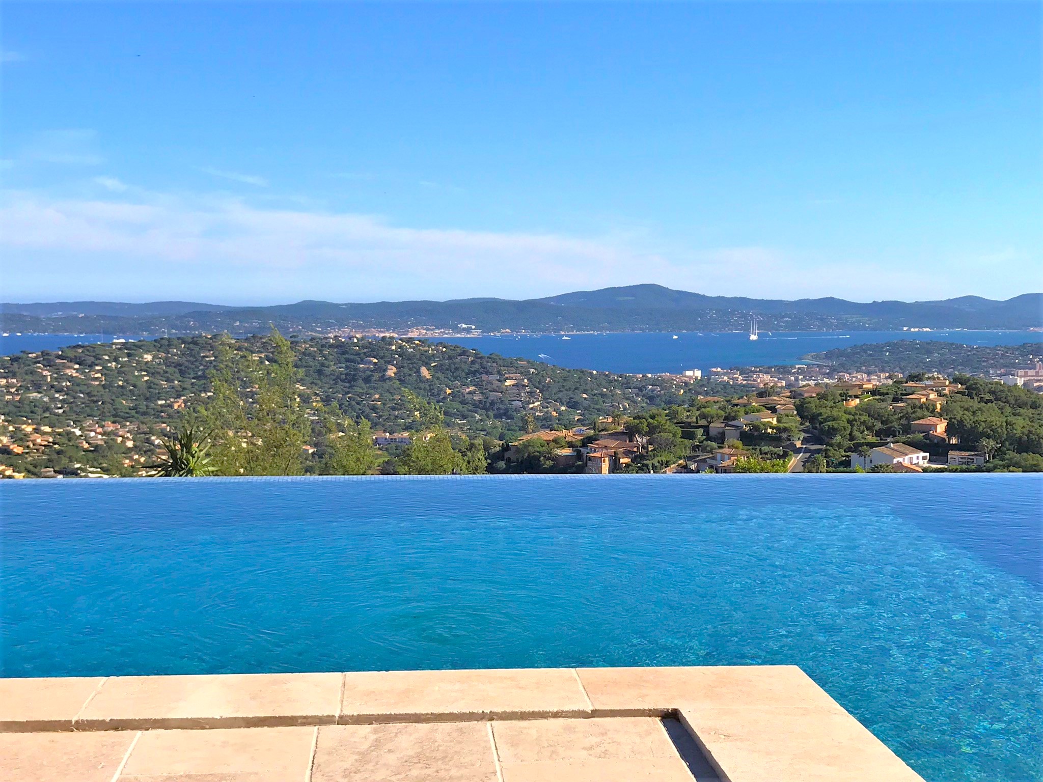 Villa vue mer panoramique à vendre à SainteMaxime SaintTropez Bay Property