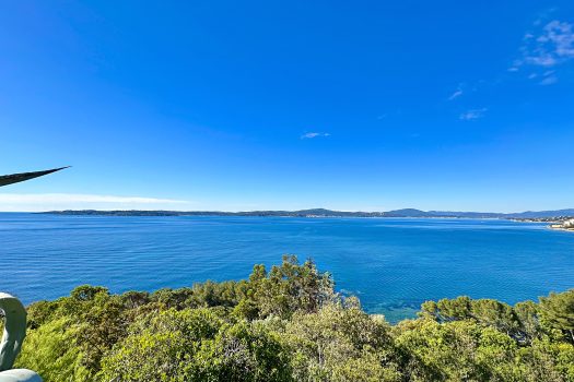 Bouwperceel met panoramisch zeezicht te koop in Sainte-Maxime