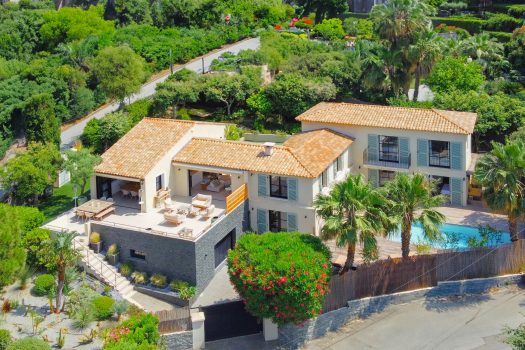 Sea view villa for sale in Sinopolis