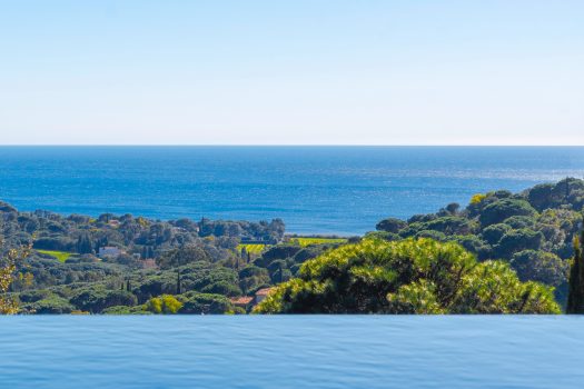 Sea view property for sale in Gigaro