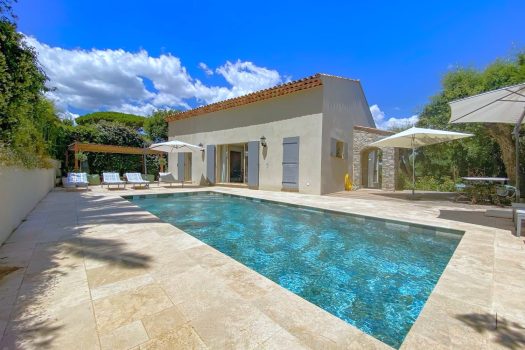 Villa rénovée vue mer à vendre à Gassin
