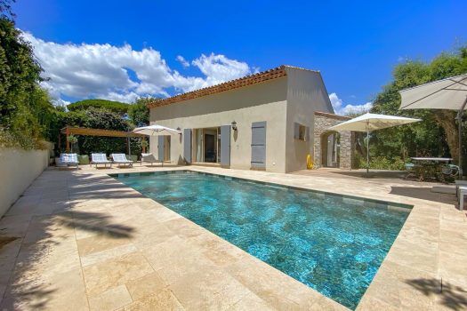 Renovated sea view villa for sale in Gassin
